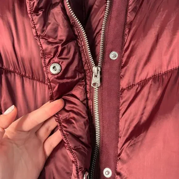 Abercrombie & Fitch A&F Satin Mini Puffer Jacket Sz M Burgundy Red Coat - Picture 9 of 13